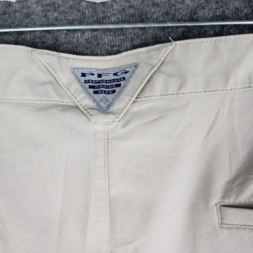 Columbia PFG Fishing Shorts Mens 46 Beige FS4602 Stretch Quick Dry Performance